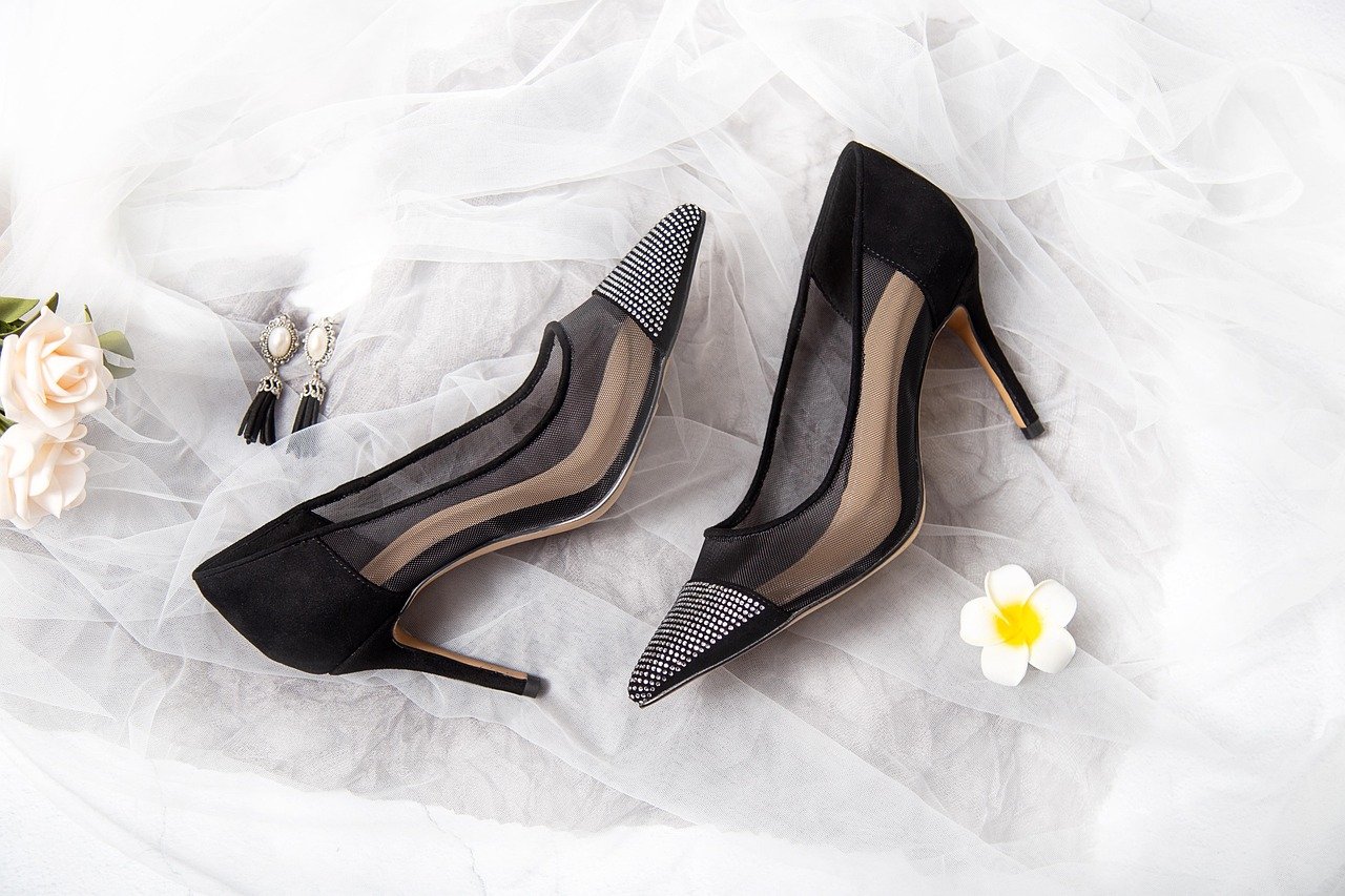 wedding, women's shoes, leather, nature, shoes, flower, gray, beautiful flowers, heel, flower background, flower wallpaper, warm, party, office lady, lady shoes, office shoes, lace laces bud silk black lace